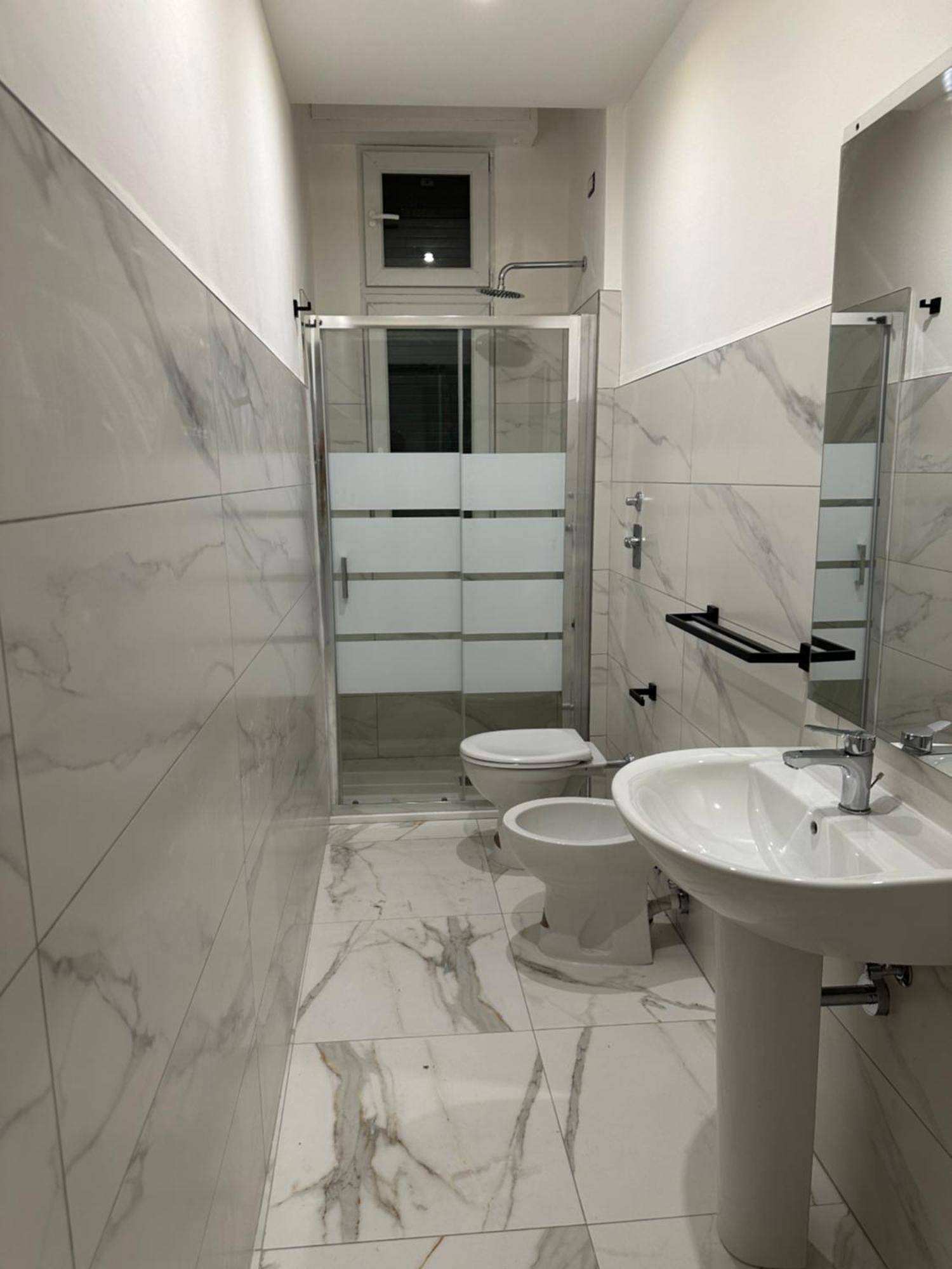 Jcube Apartments Bocconi Milano Exterior foto